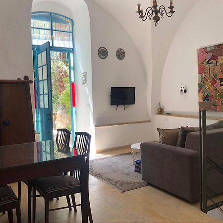 One Bedroom Stone Apartment エルサレム エクステリア 写真