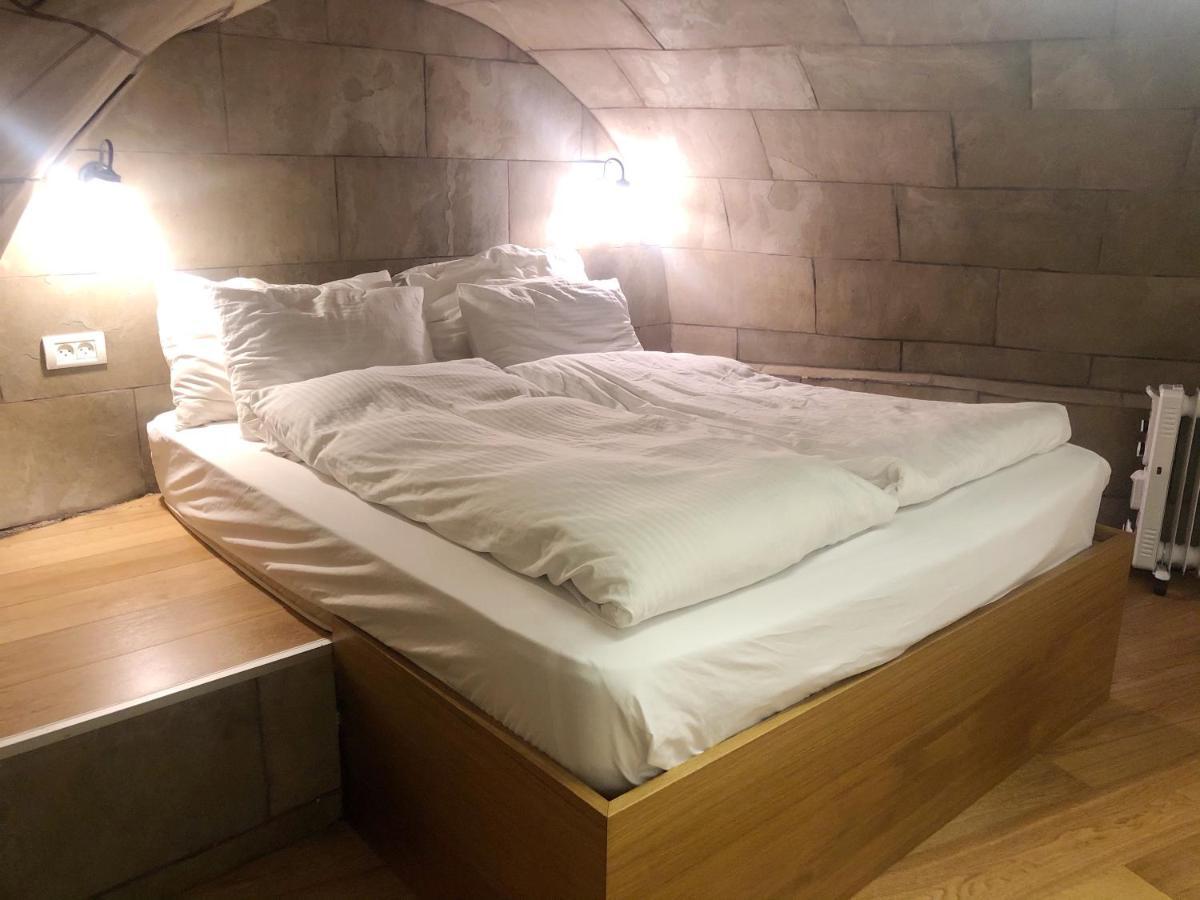 One Bedroom Stone Apartment エルサレム エクステリア 写真