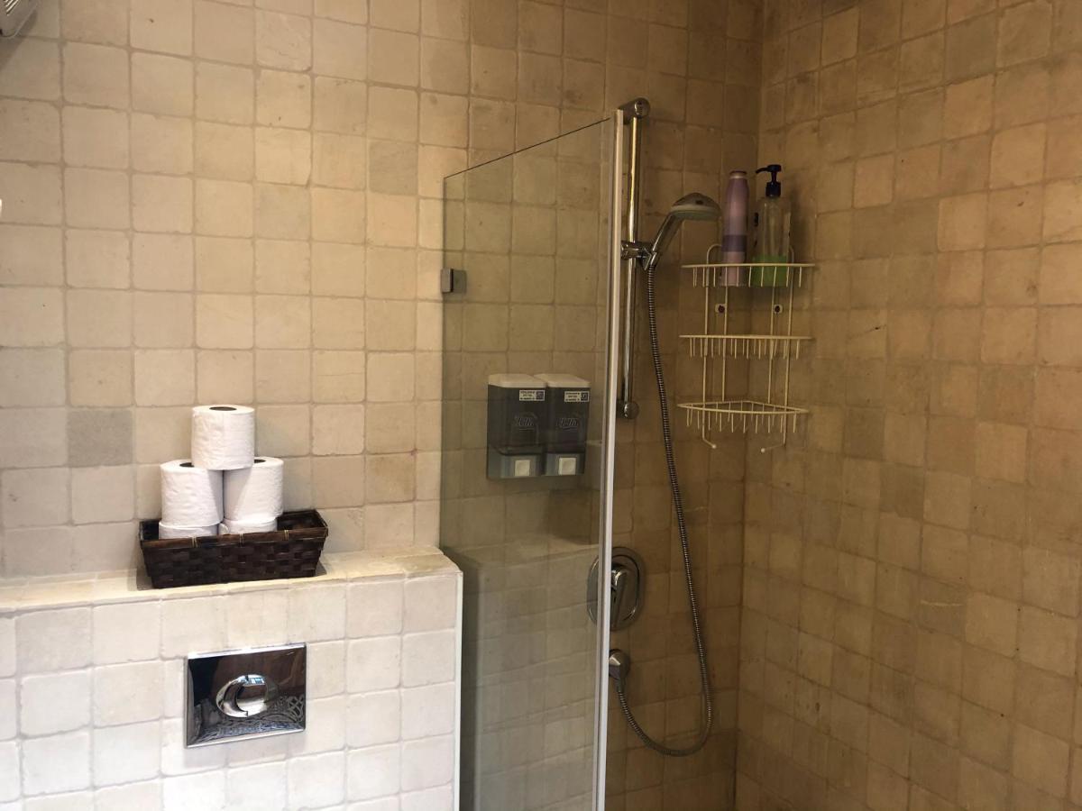 One Bedroom Stone Apartment エルサレム エクステリア 写真