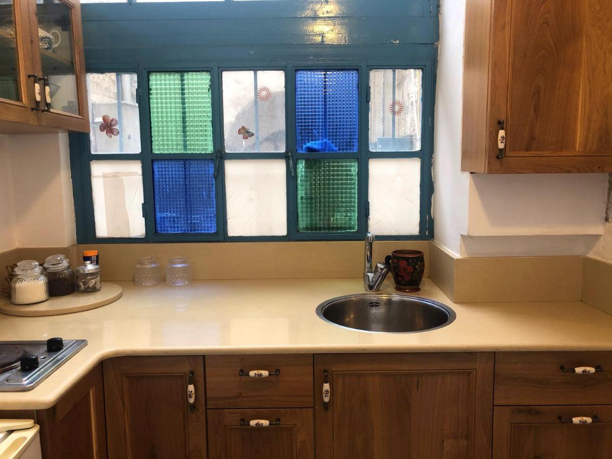 One Bedroom Stone Apartment エルサレム エクステリア 写真